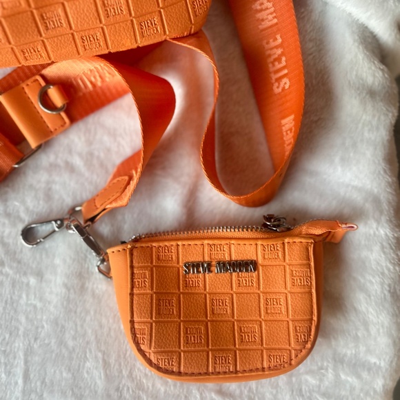 Steve Madden orange small purse - Picture 8 of 8